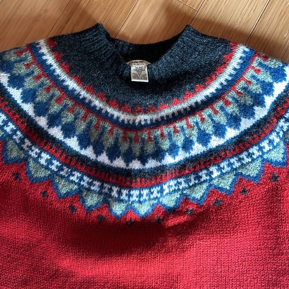 Eddie Bauer 100% wool fair isles sweater, red, Medium petite - Picture 3 of 3